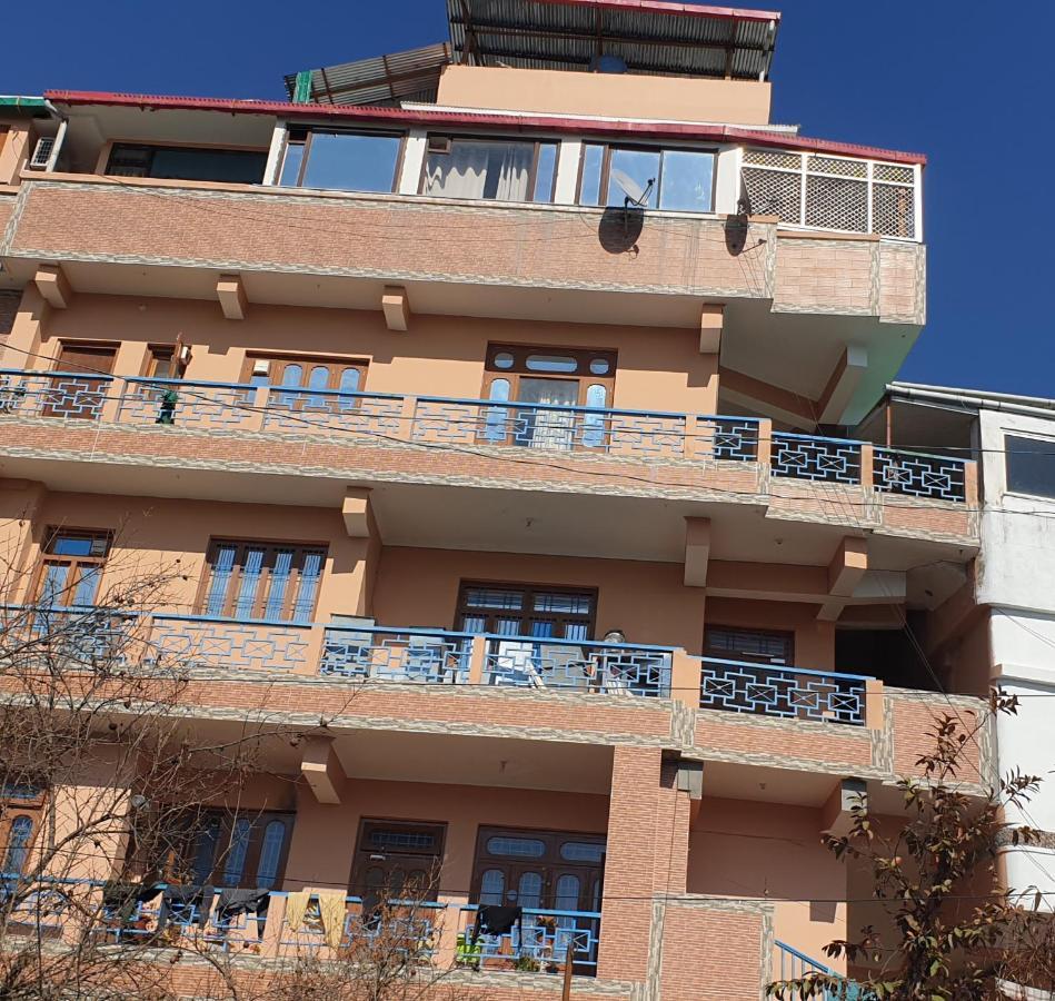 Hotel Pushpanjal And Banquet Pithorāgarh Εξωτερικό φωτογραφία